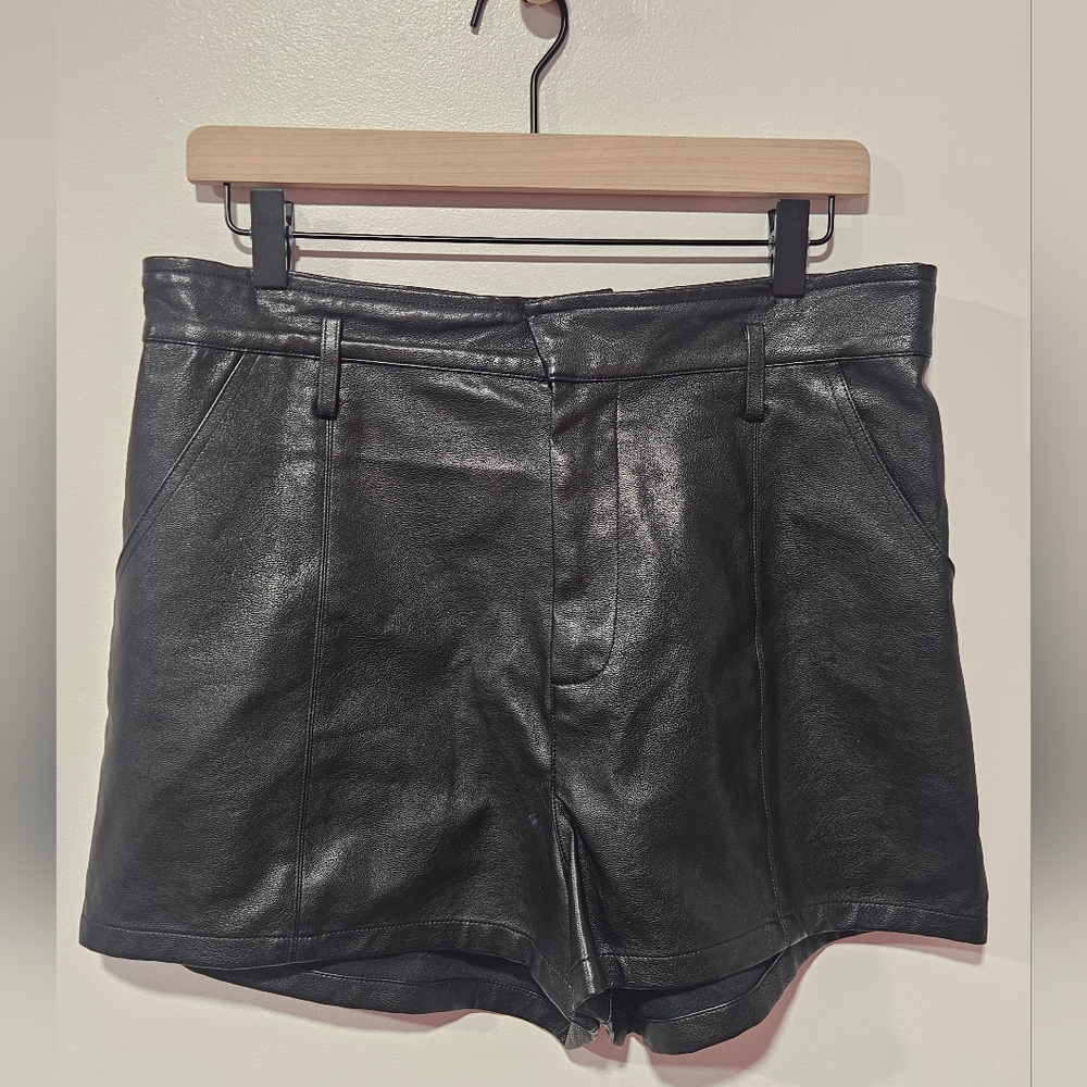 Altar'd State Sleek Black Faux Leather High Waist Shorts Womens Size Large - Picture 1 of 6